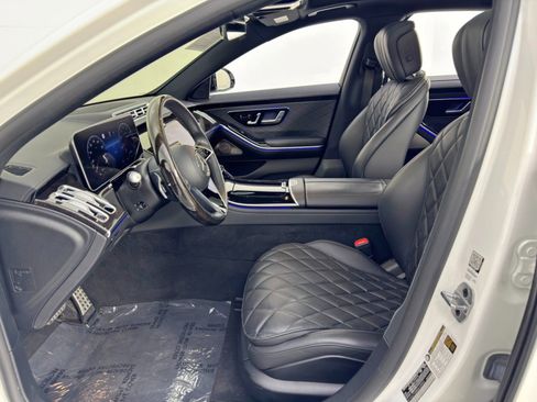 Used 2022 Mercedes-Benz S 580 S 580 w/ AMG Line & Night Pack image 17