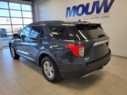 Used 2022 Ford Explorer XLT w/ Equipment Group 202A AWD/4WD image 6