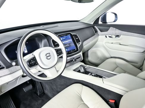 Certified 2024 Volvo XC90 B6 Plus w/ Protection Package Premier AWD/4WD image 6