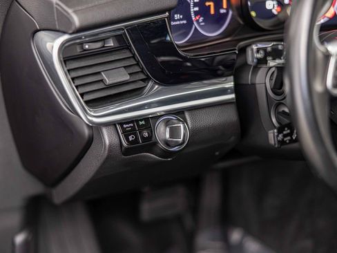 Used 2019 Porsche Panamera image 22