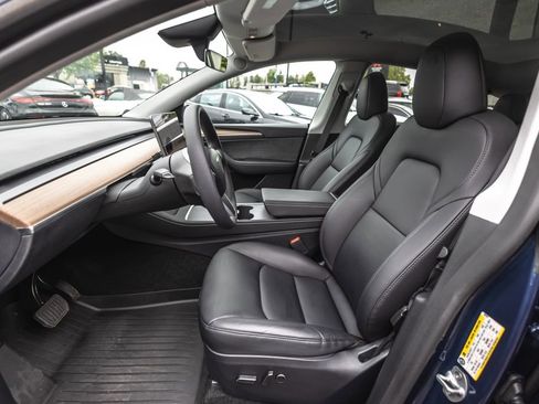 Used 2024 Tesla Model Y Long Range AWD/4WD image 21