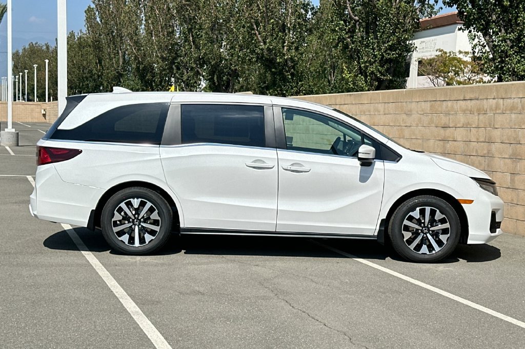 New 2027 Honda Odyssey EX-L image 3