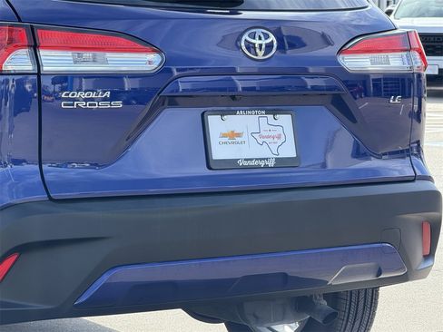 Used 2022 Toyota Corolla Cross LE image 6