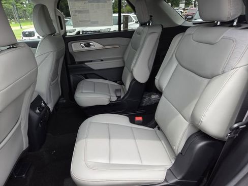New 2026 Ford Explorer Active RWD image 16
