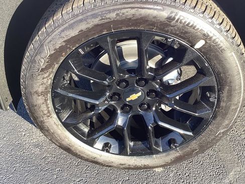 New 2026 Chevrolet Suburban Premier image 10