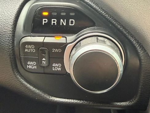 Used 2019 RAM 1500 Big Horn AWD/4WD image 32