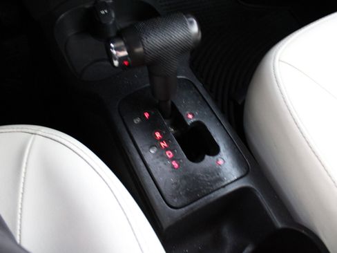 Used 2007 Volkswagen Beetle Triple White Edition image 14