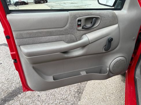 Used 2000 GMC Sonoma SLS w/ SLS Super Spec Pkg 2 image 11