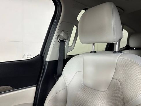 Used 2022 Kia Telluride EX w/ EX Premium Package image 15