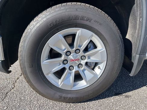 Used 2024 GMC Sierra 1500 SLE image 9