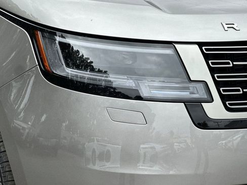 New 2026 Land Rover Range Rover SE AWD/4WD image 9