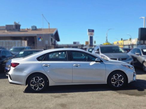 Used 2020 Kia Forte LXS FWD image 8