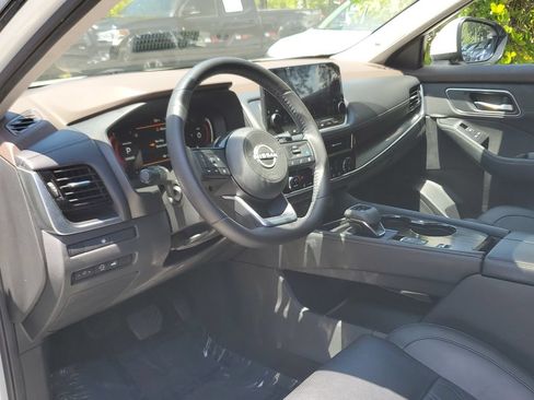 Used 2023 Nissan Rogue Platinum FWD image 23