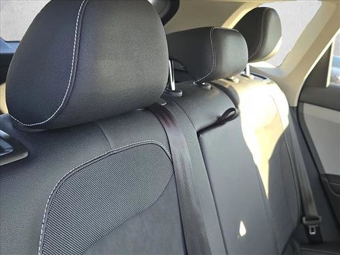 Used 2024 Volkswagen Taos SE image 20