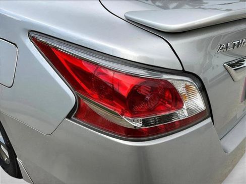 Used 2015 Nissan Altima 2.5 S w/ Sport Value Package FWD image 30