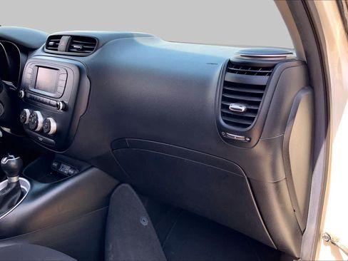 Used 2017 Kia Soul FWD image 18