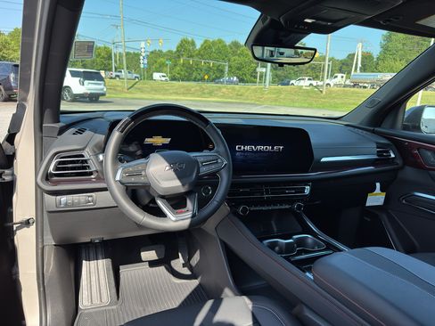 New 2026 Chevrolet Traverse Z71 w/ Enhanced Driving Package AWD/4WD image 11