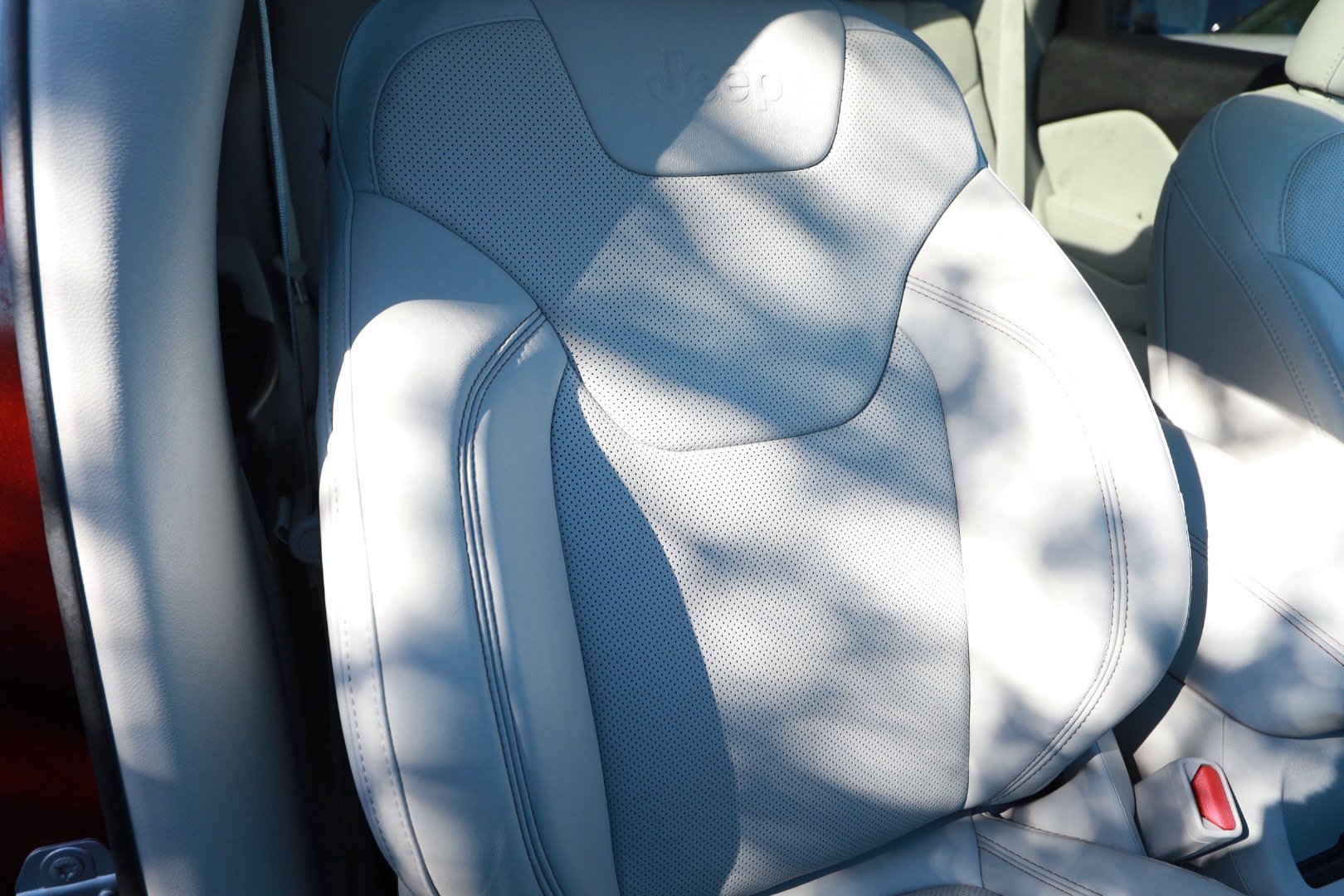 Used 2021 Jeep Cherokee Latitude Lux w/ Sun & Sound Group FWD image 29