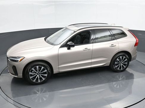 New 2025 Volvo XC60 B5 Core w/ Protection Package Premier AWD/4WD image 35