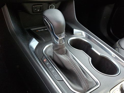 Certified 2023 Chevrolet Traverse LT image 16