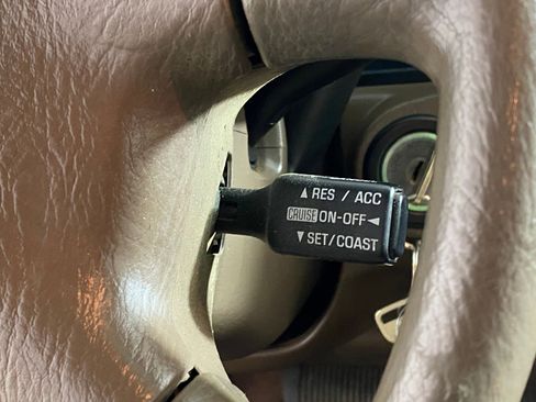 Used 2002 Toyota Tundra Limited image 25