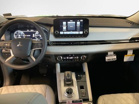 New 2025 Mitsubishi Outlander SEL image 21