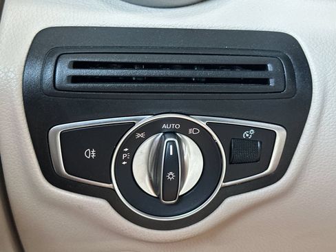 Certified 2022 Mercedes-Benz GLC 300 image 31