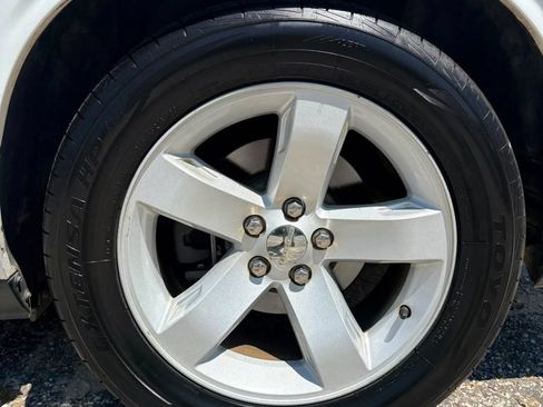 Used 2013 Dodge Challenger SXT RWD image 16