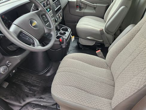 New 2025 Chevrolet Express 4500 w/ Power Convenience Package image 4