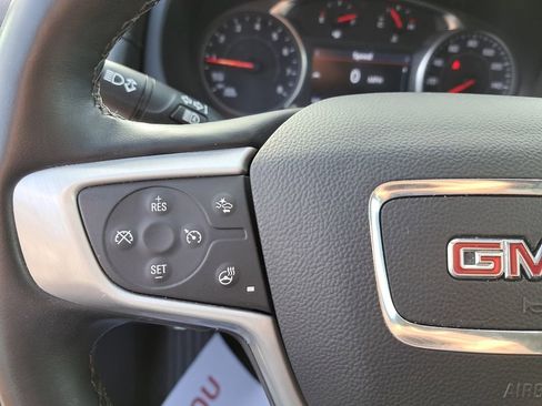 Used 2024 GMC Terrain SLT image 20