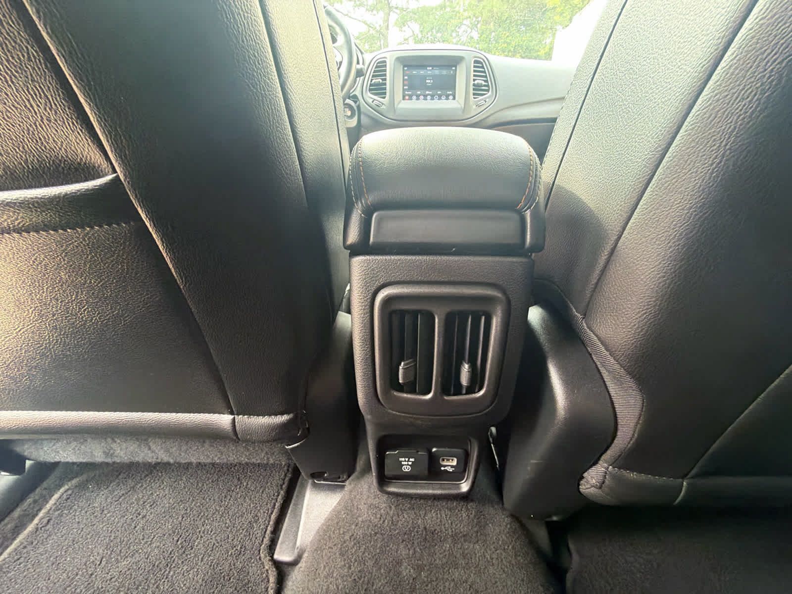 Used 2018 Jeep Compass Latitude w/ Popular Equipment Group AWD/4WD image 36