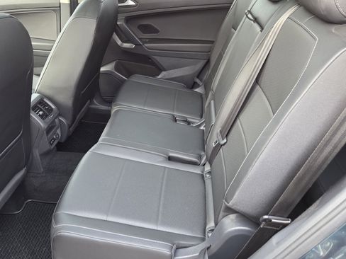 Used 2019 Volkswagen Tiguan SE w/ Panoramic Sunroof Package image 11