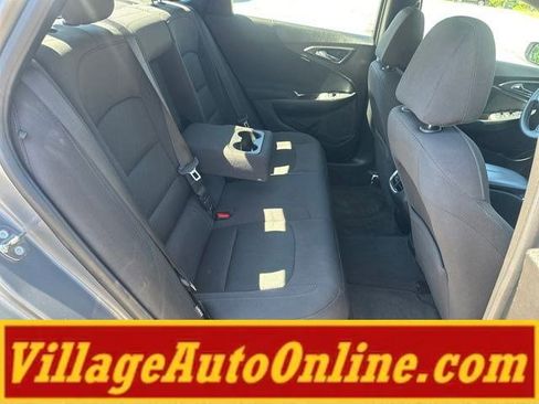 Used 2017 Chevrolet Malibu LT FWD image 35