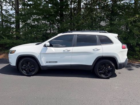 Used 2020 Jeep Cherokee Latitude Plus FWD image 2