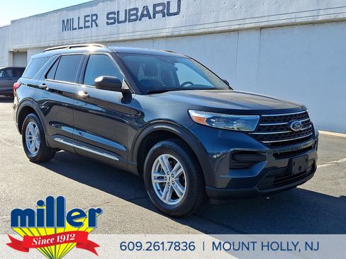Certified 2023 Ford Explorer XLT AWD/4WD image 1
