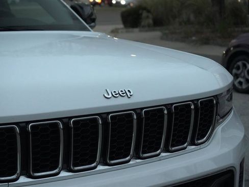 Used 2021 Jeep Grand Cherokee L Overland w/ Luxury Tech Group IV image 96