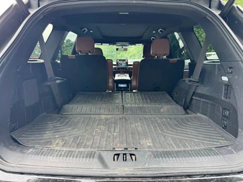Used 2022 Lincoln Aviator Reserve w/ Equipment Group 201A RWD image 5