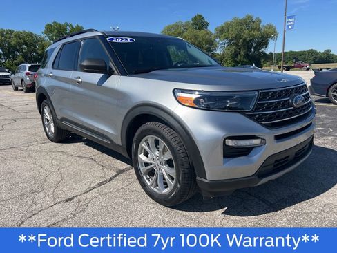 Used 2023 Ford Explorer XLT w/ Equipment Group 202A AWD/4WD image 3