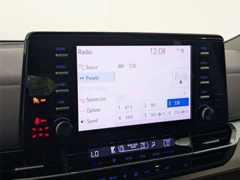 Certified 2022 Toyota Sienna XLE FWD image 21
