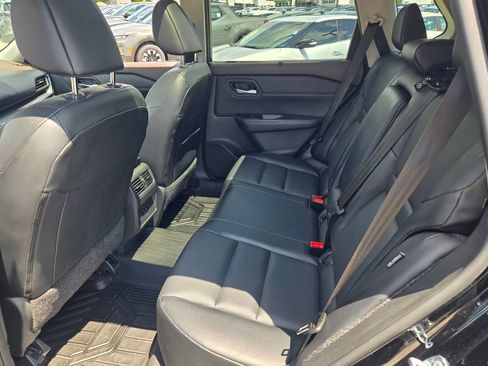 Used 2023 Nissan Rogue SV w/ SV Premium B Package AWD/4WD image 26