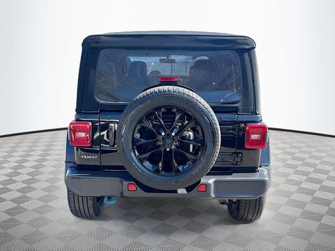 Used 2022 Jeep Wrangler Unlimited Sahara image 7
