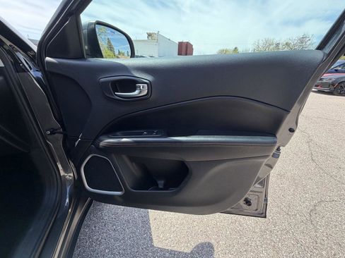 Used 2019 Jeep Compass Limited AWD/4WD image 24