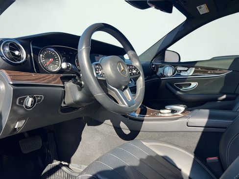 Used 2019 Mercedes-Benz E 300 image 2