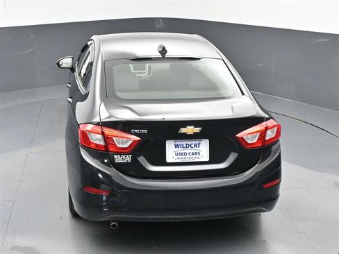 Used 2018 Chevrolet Cruze LS FWD image 26