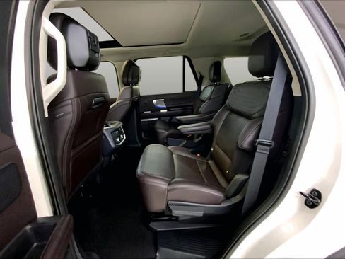 Used 2026 Ford Expedition Platinum w/ Platinum Ultimate Package AWD/4WD image 20