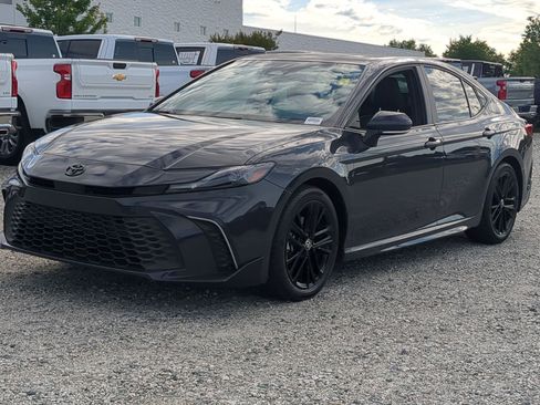 Used 2025 Toyota Camry SE w/ Multimedia Upgrade Package FWD image 5