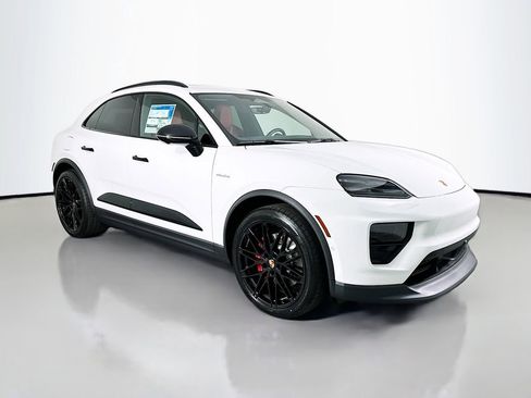 New 2026 Porsche Macan 4S Electric AWD/4WD image 7