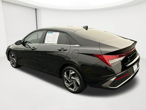 Used 2025 Hyundai Elantra Limited w/ Cargo Package FWD image 7