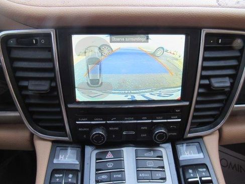 Used 2014 Porsche Panamera 4 image 24