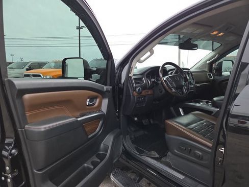 Used 2018 Nissan Titan Platinum Reserve w/ Platinum Utility Package image 7